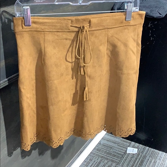 Women’s faux suede skirt - Picture 2 of 3